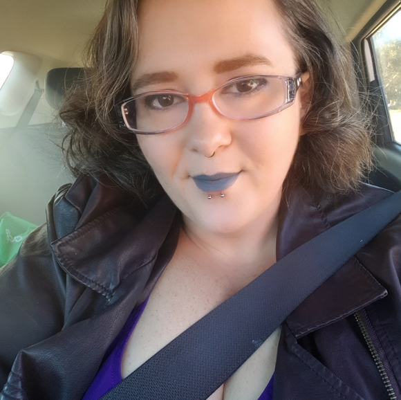 Meet your Posher, Sandra - Picture 1 of 1